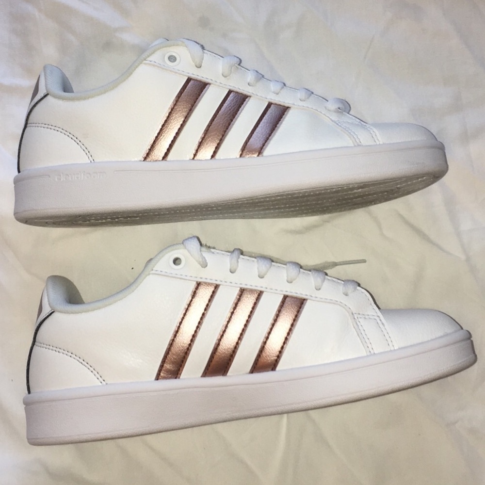 Women’s Adidas Cloudfoam Advantage Stripe Sneaker